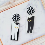 黒猫と白猫のモノクロピアス