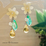 黄色い小花と蜂蜜ドロップピアス【サージカルステンレスピアス】