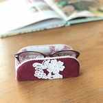 秋のワインレッド　メガネスタンド　メガネ置き