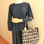NEW!＊送料無料＊ラインフラワーのマチ付きトートバッグ