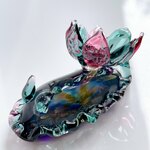 U130　宇宙を宿すガラスのウミウシ［バイカラーフラワー］