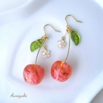 大ぶり・花びらさくらんぼの可愛いピアス(ピンク・チェリー・フラワー・お花・リーフ・ゆらゆら・上品・揺れる・大人可愛い)