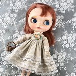 ミルクティーの刺繍ドレス    オフホワイト　オレンジ　　ブライス  リカちゃん アウトフィット