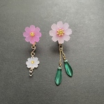 可憐｡｡。秋桜(コスモス)三色♪アシンメトリーなピアス