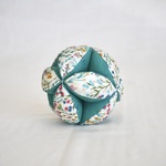 赤ちゃんから幼児まで使えるキッキングボール　(夏の草原)　鈴入り