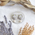 刺繍と淡水パールのピアス『ミモザ』