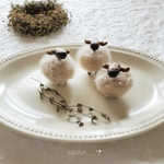 【ｸﾛ豆ひつじ】( NZコリデール・うす茶 )・ひつじのお出かけ巾着付き