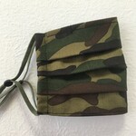 再販⭐️プリーツマスク　迷彩柄　濃緑（ノーズワイヤー、フィルターポケット付きマスク　不織布マスクカバーにも）