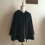 カシミヤウール黒で作ったフードケープ