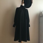 ウールサキソニー黒で作ったハイネックフレアワンピース