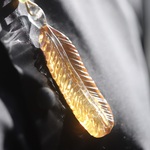 金色の羽根：波動玉®【現品一点物】Glass Feather