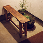 素朴なコンパクトベンチ