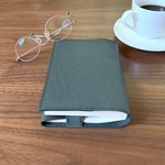 渋い色の革で作ったブックカバー（A6サイズ）