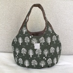ころりんバッグ　ショルダー　トートバッグ　秋冬バッグ　冬用　＊コーデュロイ＊起毛＊kororin bag ＊北欧＊モスグリーン＊