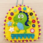 ◆カラフルかわいいネームプレート◆恐竜　ネームタグ　名札　幼稚園　保育園　小学校　キーホルダー