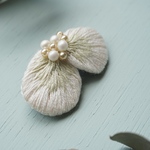 ▷新作◁ 花びらの刺繍ブローチ［ペールグリーン］
