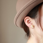 ゴールド輝く大人ビジューピアス（イヤリング）