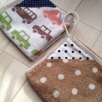 クルマとドットのふんわりループ付きタオル