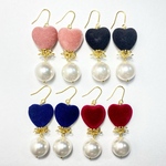 【ROKO様専用】フロッキーハートとパールのピアス❤️🌹