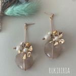 RUKIRIRIA #612 ゴールド×フラワー×ベージュマーブルピアス  大ぶりピアス 大ぶりイヤリング 