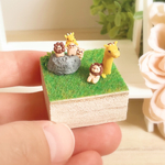 ［ミニチュア］子ライオン夢への希望…ライオンとキリンのお昼寝中に…