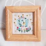 刺繍フレーム🌹窓辺のお花たち🌸　 壁飾り インテリア雑貨