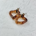 べっこう トライアングルピアス