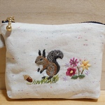 【sky46-47様オーダー作品】刺繍ポーチ 〜エゾリス〜