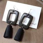 (ピアス/イヤリング)Woody andTassel カーキ×ブラック K685ｰ11
