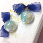 《再販》2WAY＊ふんわり紫陽花リボンのガラスドームピアス(ブルー)
