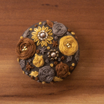 ビーズ刺繍くるみボタン（ヘアゴム/ブローチ）