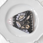 【10/2販売】インド刺繍　三角パッチンピン