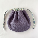 プルメリア刺繍×リバティ　巾着　ポーチ / プルメリア(すみれグレー)ナンシーアン(ブルー、紫)