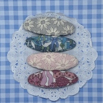 【9月29日まで特別価格】リバティ ジェニーズリボンズ、お花の刺繍 ガーベラ パッチンピン 5cm 4本