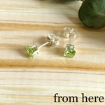 《天然石》ファセットカット〔スクエア〕ピアス 【ペリドット  4mm】