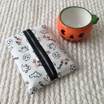 ハロウィンのポケットティッシュケース、白黒ハロウィン柄ティッシュ入れ、携帯ポケットティッシュカバー、Black and white Halloween pocket tissue cover、おばけ