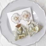 【10/2販売】 お花刺繍とインド刺繍のピアスorイヤリング
