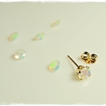 天然石*プレシャスオパール*4mm　4本爪タイプ　片耳　*14kgf ピアス