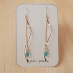 チェコドロップのゆらゆらピアス/イヤリング アクアブルー