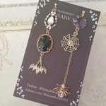蜘蛛が潜むピアス/イヤリング