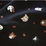 生地　刺繍　猫ちゃん　厚手　はぎれ　ブラック