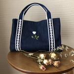 手縫い刺繍入り＊デニムのしっかりトート(＊凛と一輪＊)