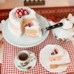 ミニチュア　フェイクスイーツ　ストロベリーショートケーキ