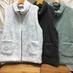 モコモコふわふわベストの3着セット（予約済みです）