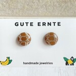 くるみボタン風ブラウンピアス　ポリマークレイ  P0003