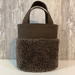 プードルファーと帆布の丸底トートバッグ＊バケツ型＊チョコレートブラウン