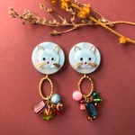 猫のチェコボタンピアス　イヤリング