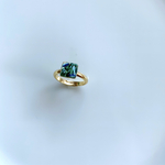 眩しい蒼のリング