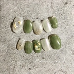 No.1 くすみグリーン　天然石　ネイルチップ