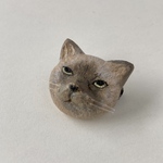 猫の顔のブローチ　（グレー）